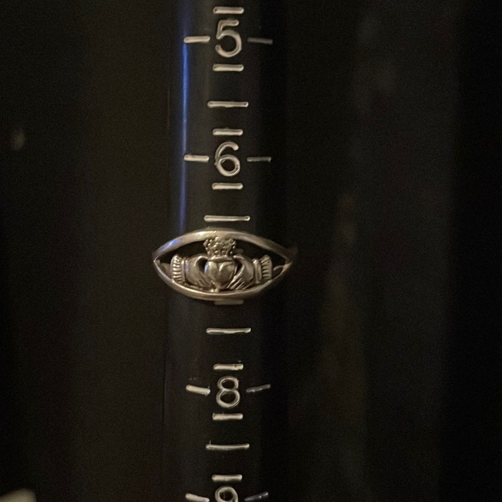 Sterling silver claddagh ring size 7